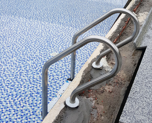 龙门沙迳私家泳池安装扶梯